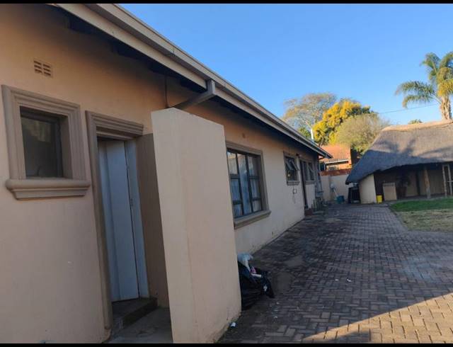 4 BEDROOM HOUSE FOR SALE IN FAUNA PARK